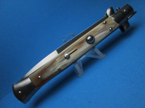 Frank Beltrame 11″ Blonde Horn Bayonet Switchblade - Image 3